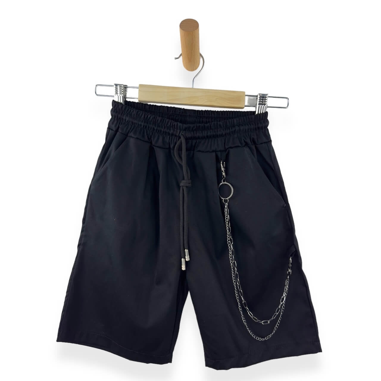 Bermudes avec chaîne