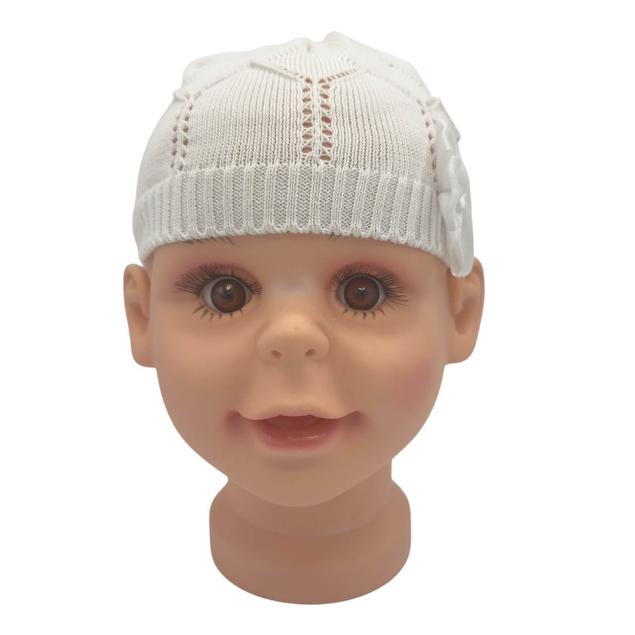 Bonnet en fil pour bébé fille