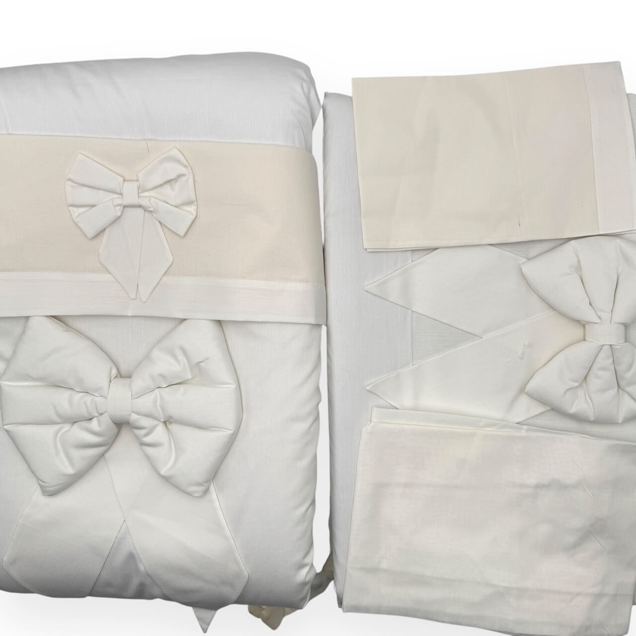 Couette pour lit bébé complète avec draps et tours de lit
