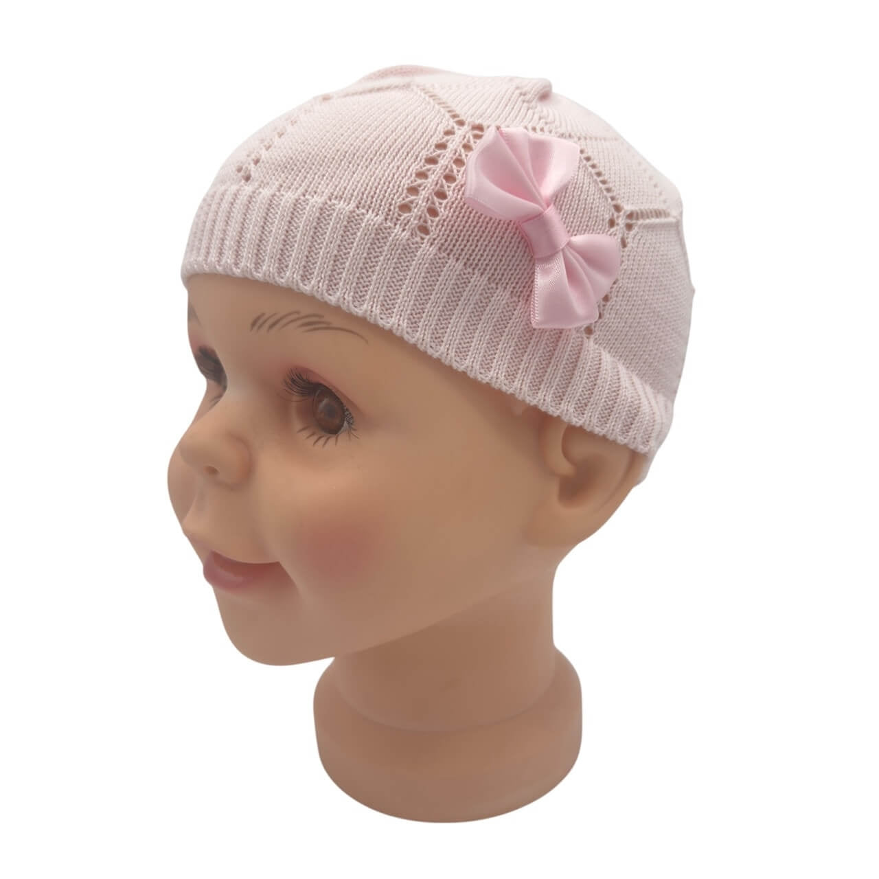 Bonnet en fil pour bébé fille