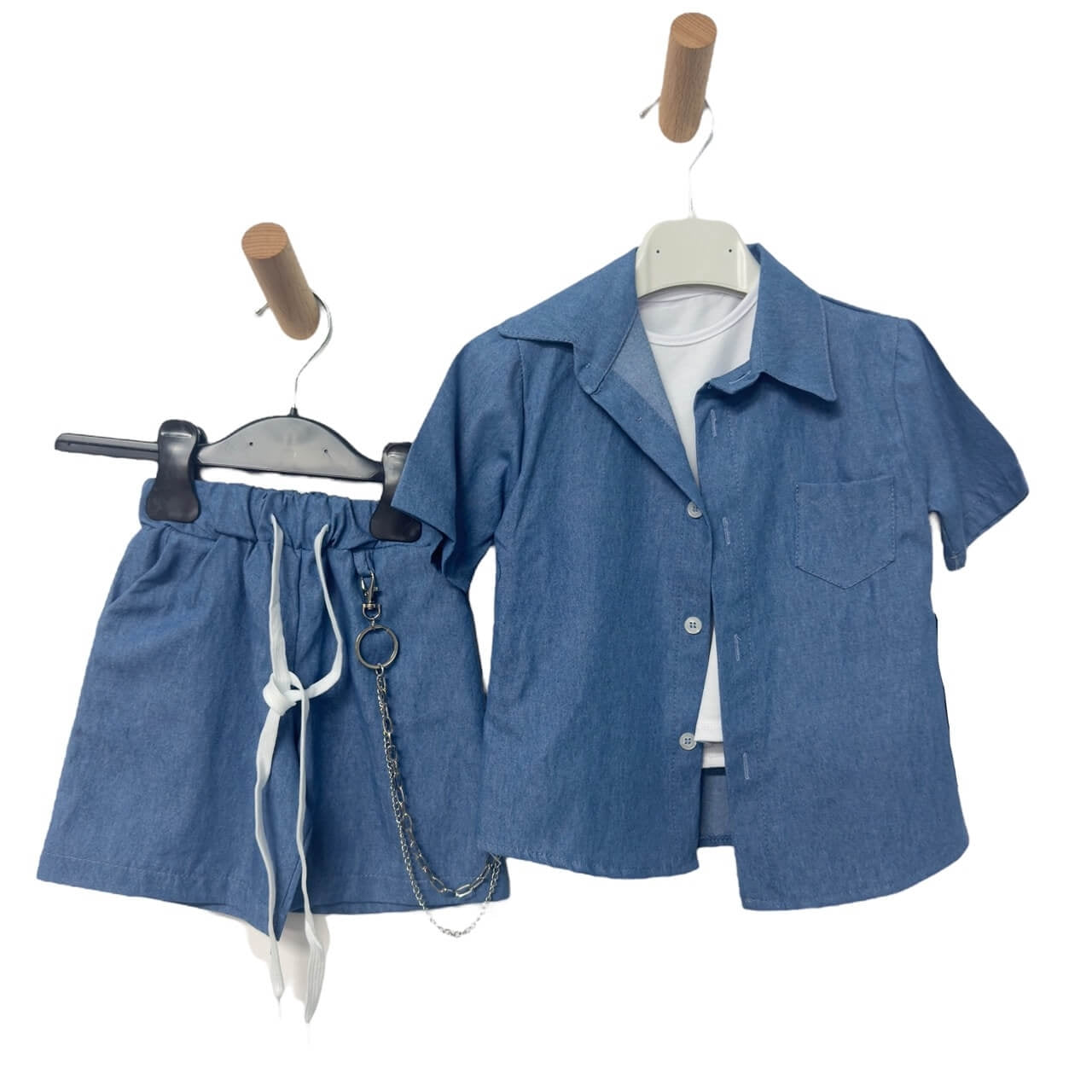 Tenue en jean pour nouveau-né