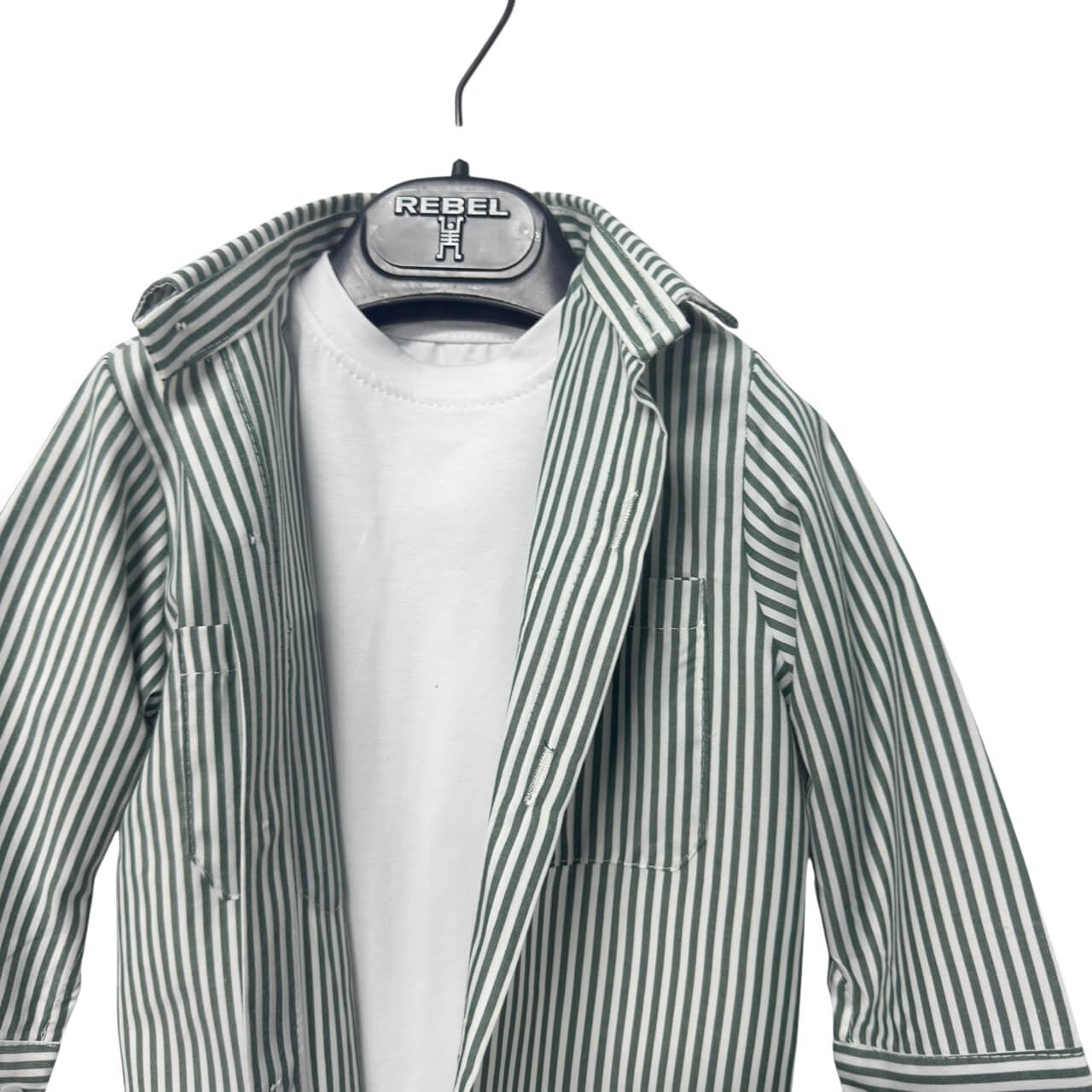 Complet – Chemise rayée + T-shirt blanc