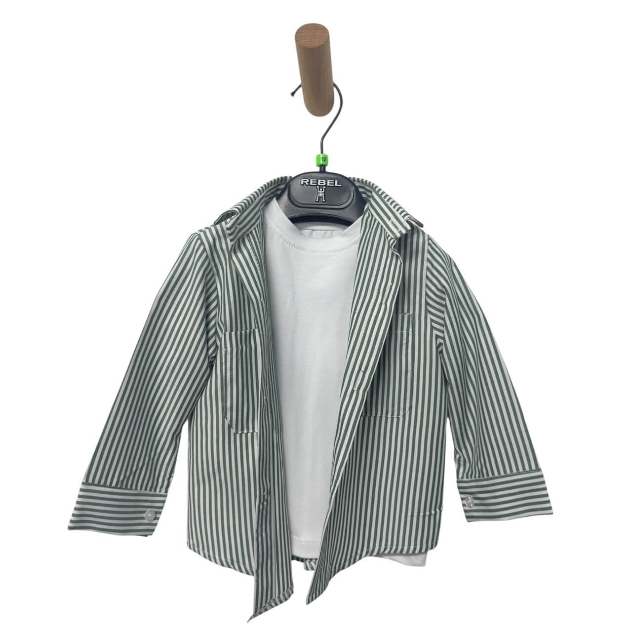 Complet – Chemise rayée + T-shirt blanc