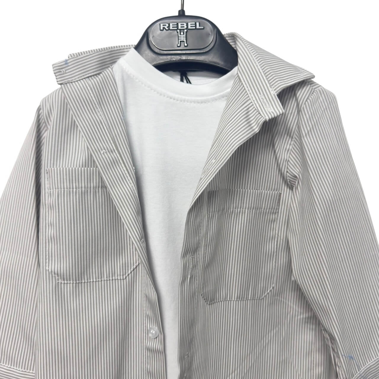 Complet – Chemise rayée + T-shirt blanc